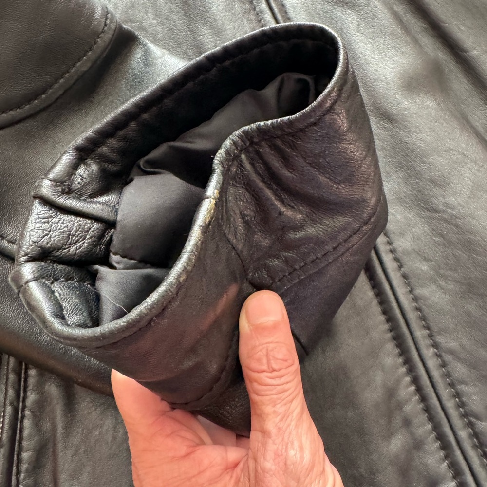 Willson Black Leather Jacket - Picture 13 of 17